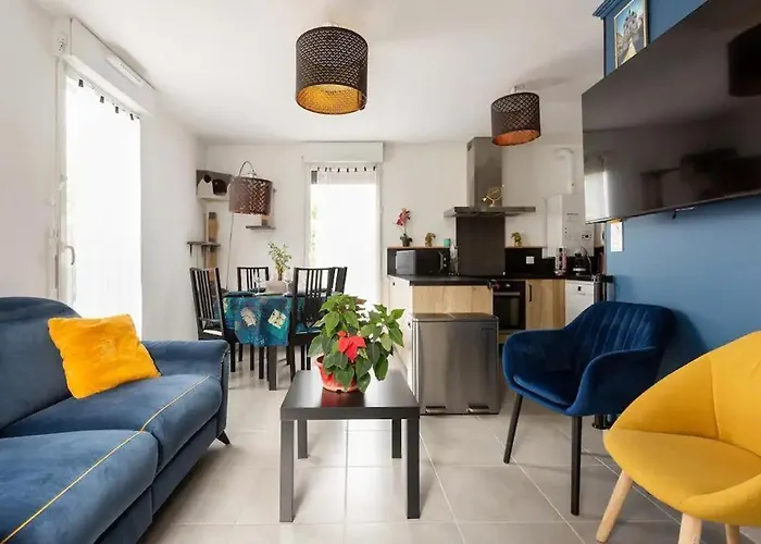 Appart Avec 3 Chambres Au Pied Du Tram Avec Internet !